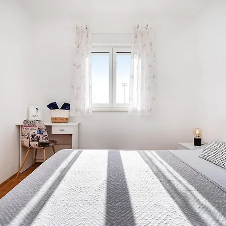 Visnjik - Self Check-in, Free Garage Zadar