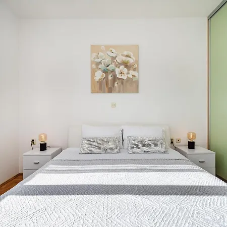 Apartamento Visnjik - Self Check-in, Free Garage *