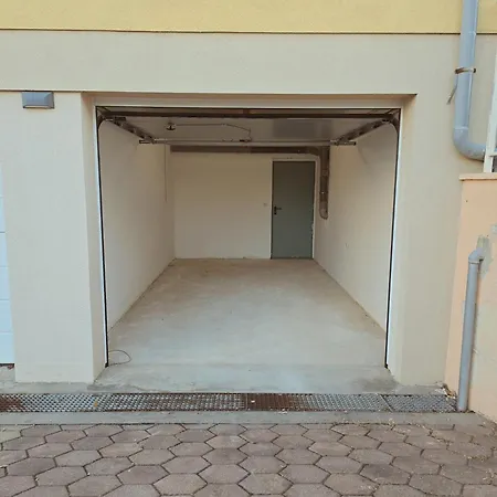 Visnjik - Self Check-in, Free Garage Zadar