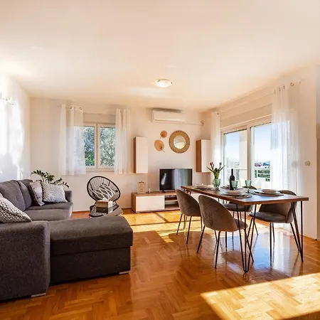 Visnjik - Self Check-in, Free Garage Zadar