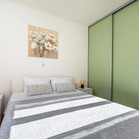 Apartment Visnjik - Self Check-in, Free Garage *