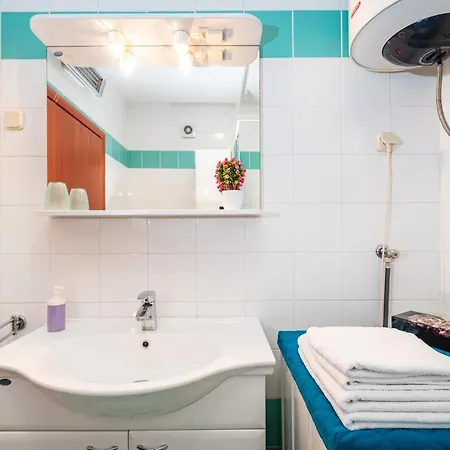 Apartment Visnjik - Self Check-in, Free Garage Zadar